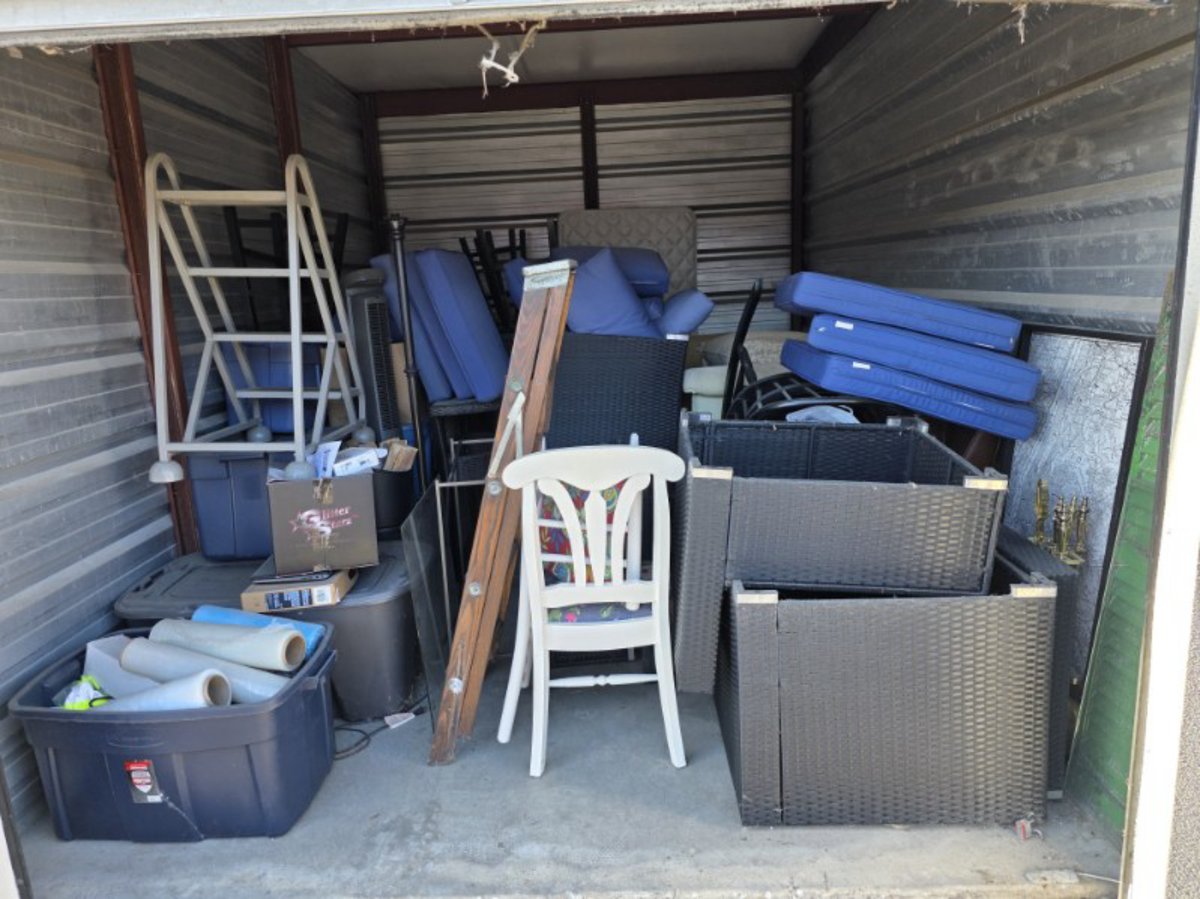 10 x 15 storage unit in Hillside, IL