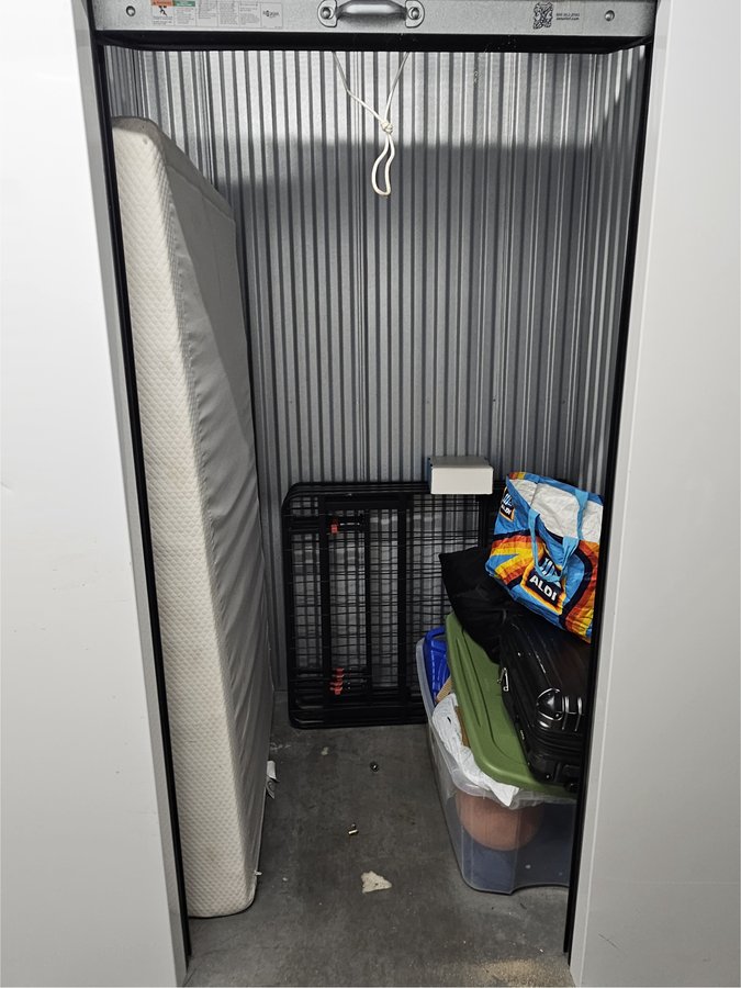 5 x 4 storage unit in Belleville, NJ