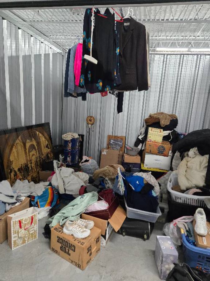 10 x 10 storage unit in Roseville, MN