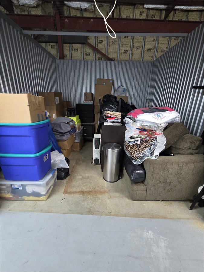 10 x 10 storage unit in Baltimore, MD