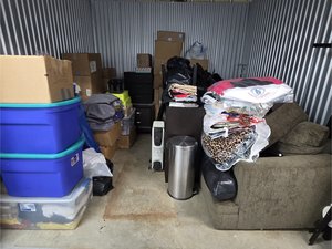 10 x 10 storage unit in Baltimore, MD