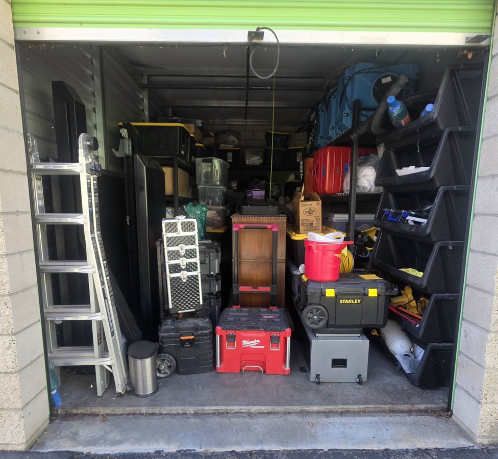 10 x 20 storage unit in Newbury Park, CA