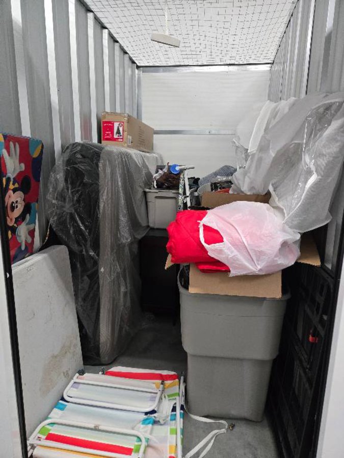 5 x 10 storage unit in Roseville, MN