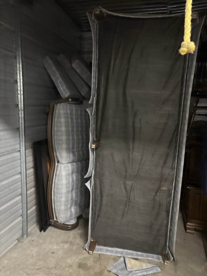 7 x 10 storage unit in Cicero, IL