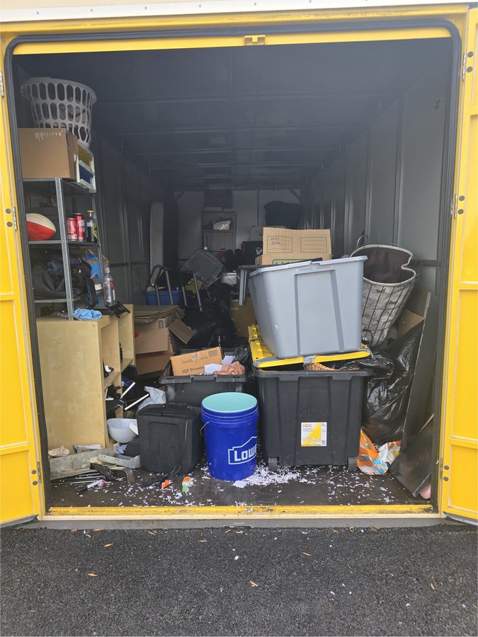 8 x 20 storage unit in Beaverton, OR