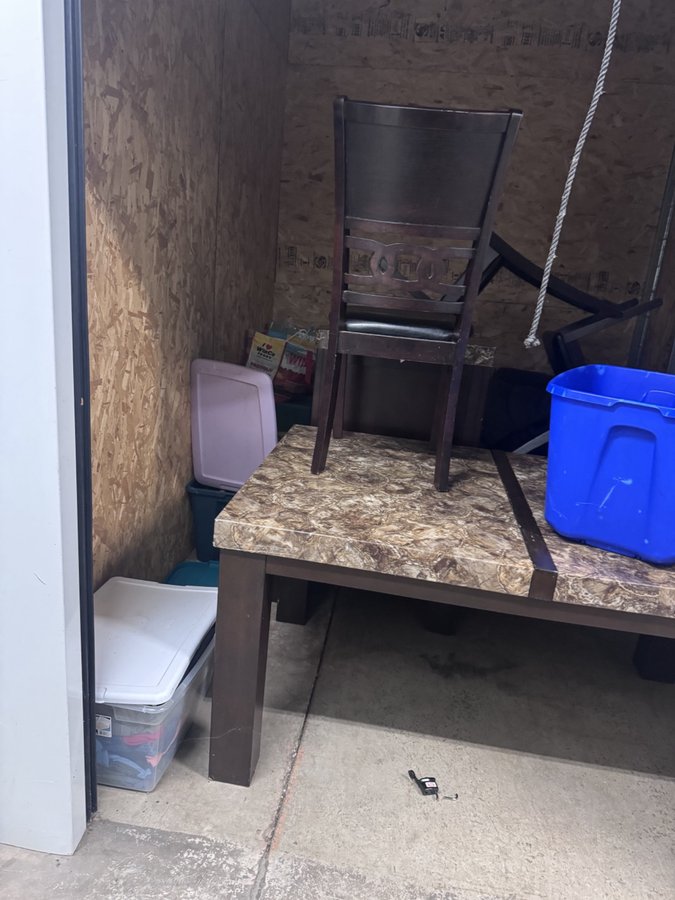 7 x 10 storage unit in Molalla, OR