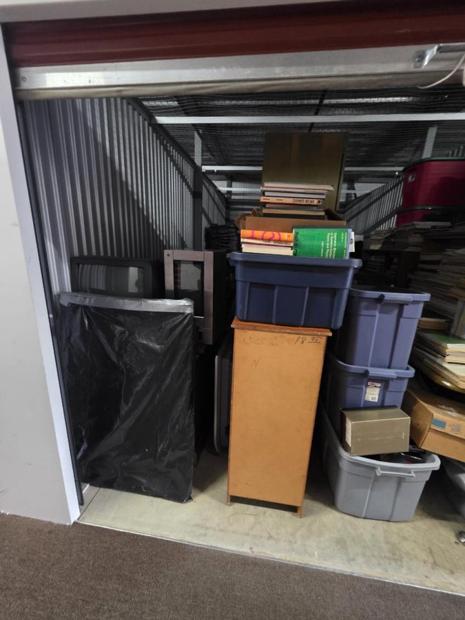 10 x 20 storage unit in Hillside, IL