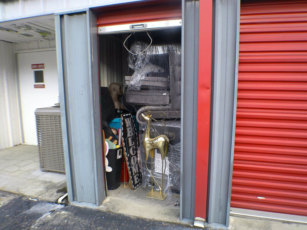 5 x 8 storage unit in Nashville, TN
