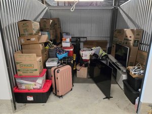 10 x 11 storage unit in Dyer, IN