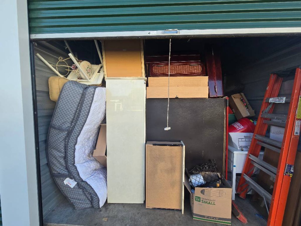 10 x 30 storage unit in Beach Park, IL