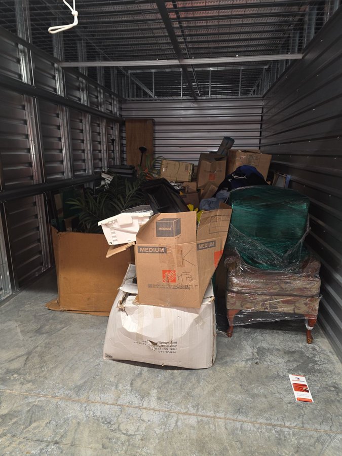 10 x 20 storage unit in Pleasanton, CA