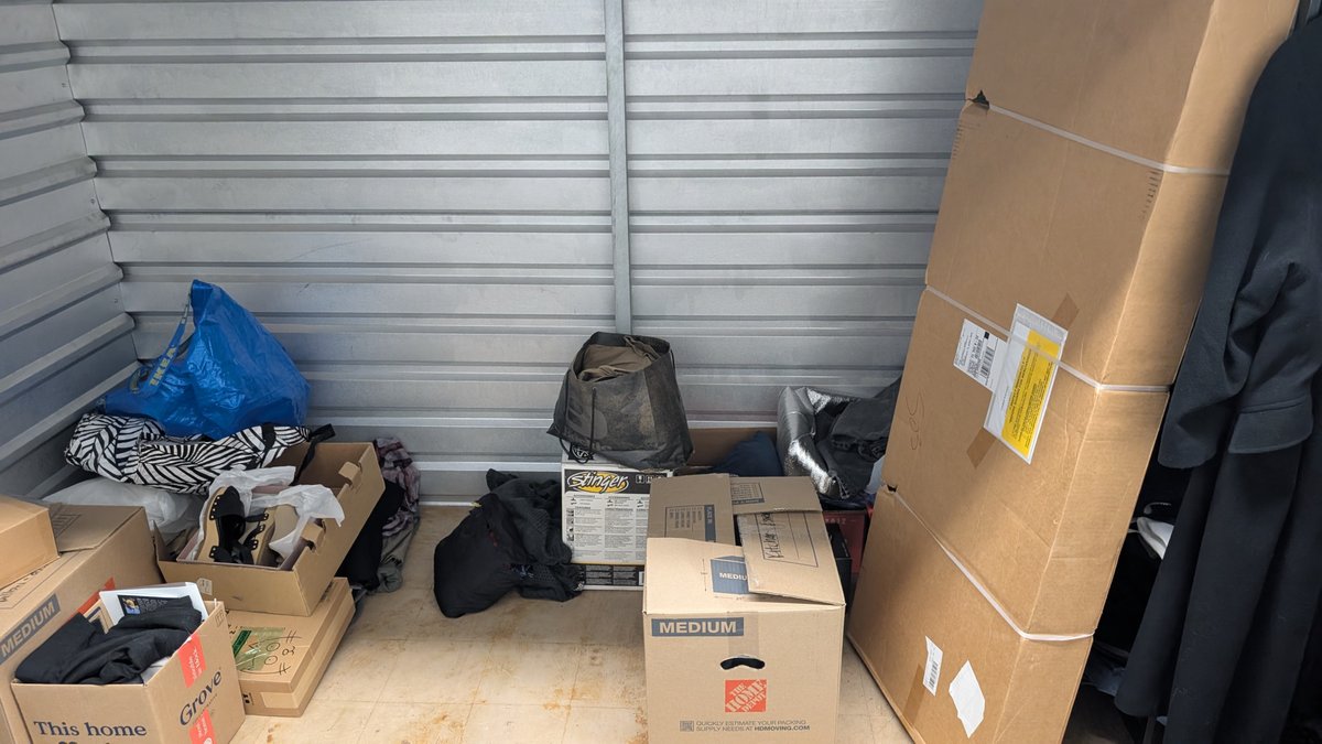 10 x 5 storage unit in Jacksonville , FL