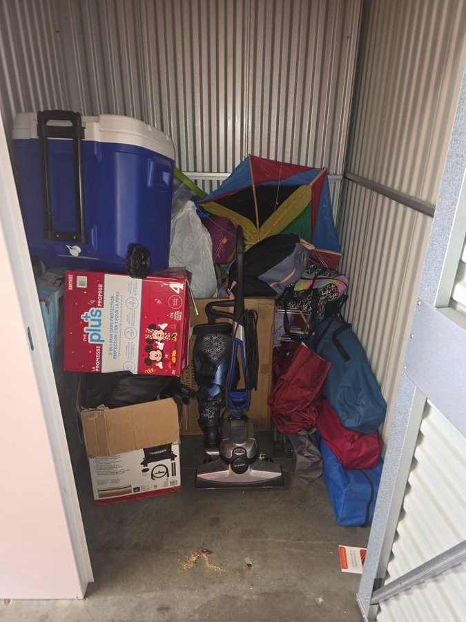 5 x 5 storage unit in San Leandro, CA