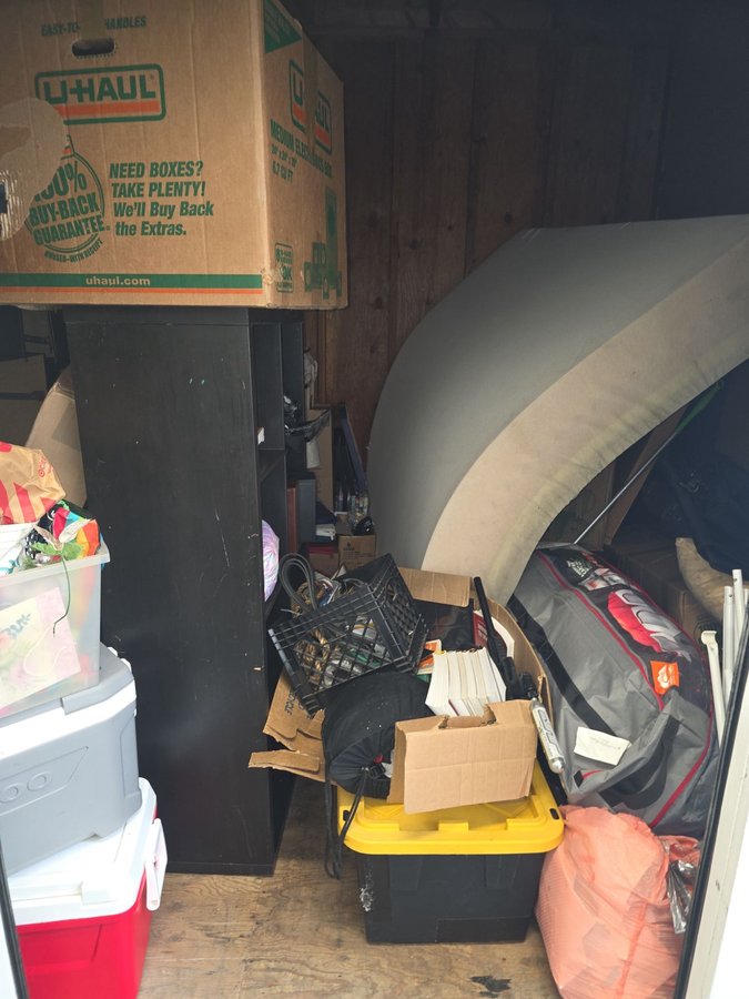 10 x 10 storage unit in San Leandro, CA