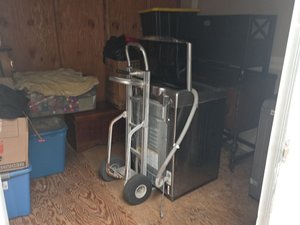 10 x 10 storage unit in San Leandro, CA