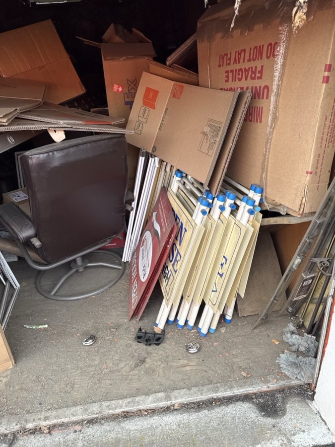 10 x 30 storage unit in Castro Valley, CA