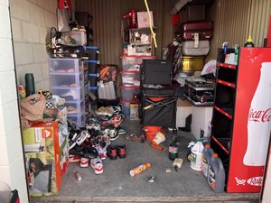 8 x 9 storage unit in Santa Clarita, CA