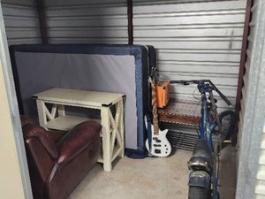 7 x 10 storage unit in Spring, TX