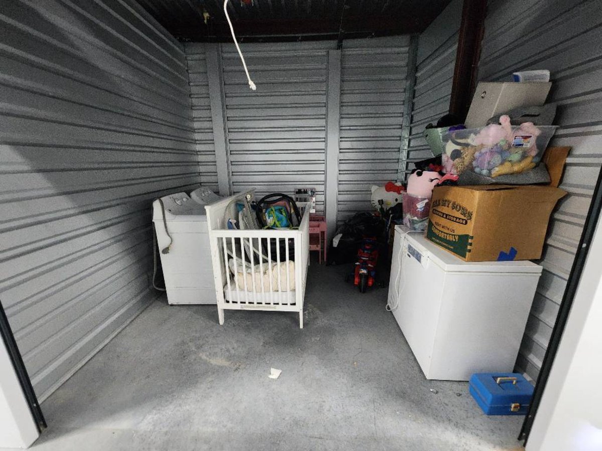 10 x 10 storage unit in Spring, TX