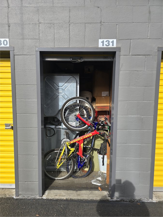 5 x 10 storage unit in Beaverton, OR