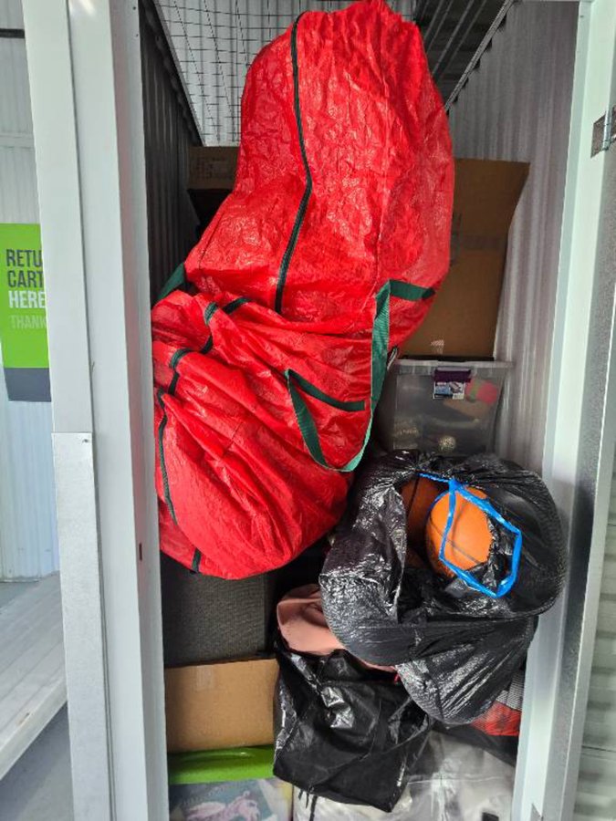 4 x 4 storage unit in Laurel, MD