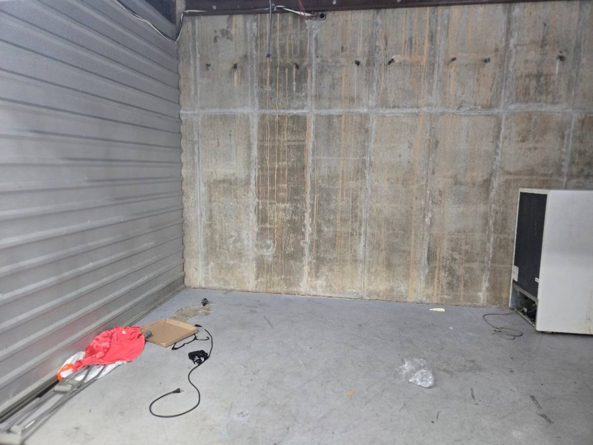 10 x 20 storage unit in Laurel, MD