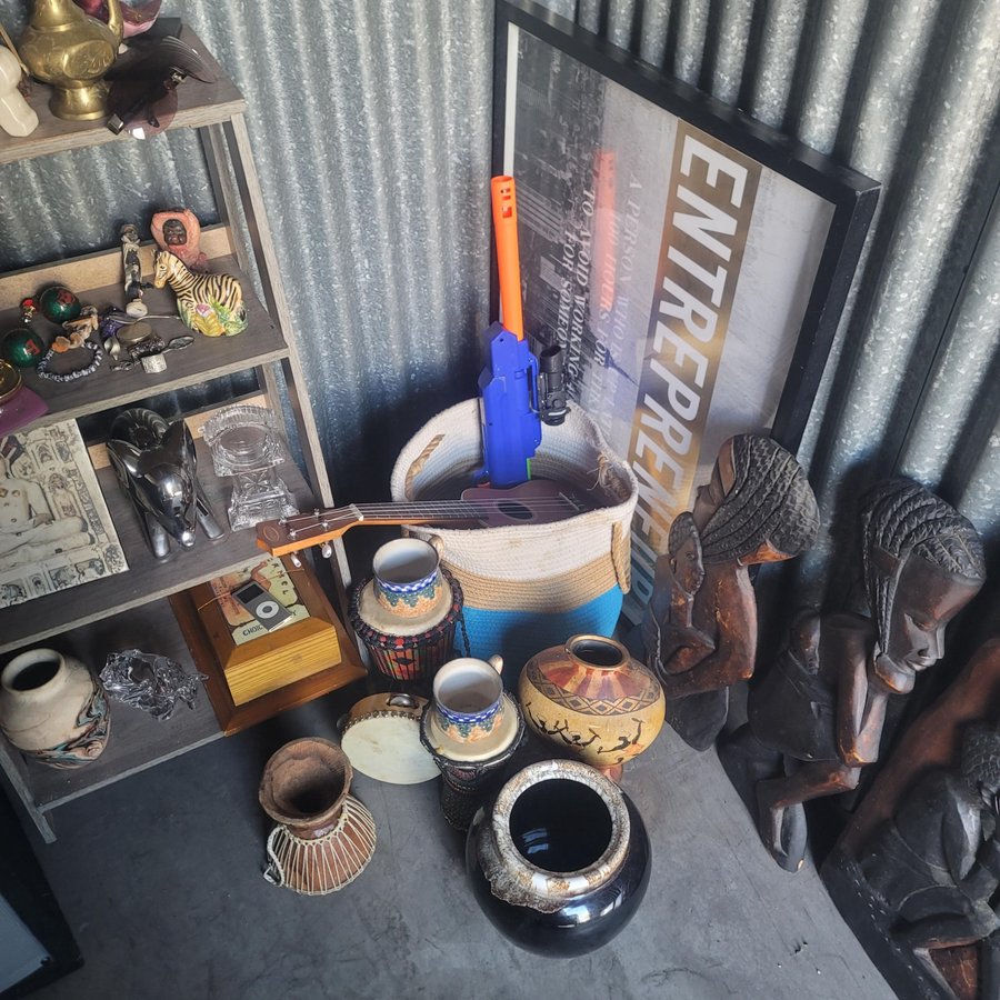 10 x 12 storage unit in Gardena, CA