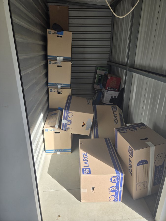 5 x 10 storage unit in Lancaster, CA