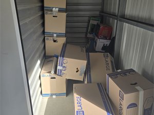 5 x 10 storage unit in Lancaster, CA