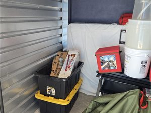 10 x 10 storage unit in Johnstown, CO