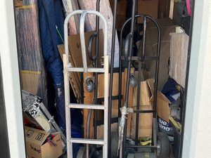 10 x 20 storage unit in Pacoima, CA