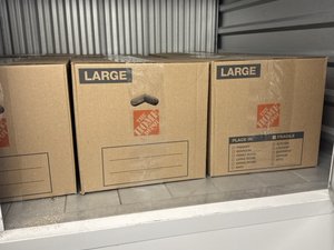 5 x 5 storage unit in Santa Clarita, CA