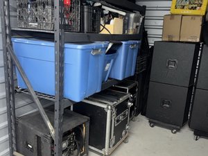 10 x 10 storage unit in Santa Clarita, CA