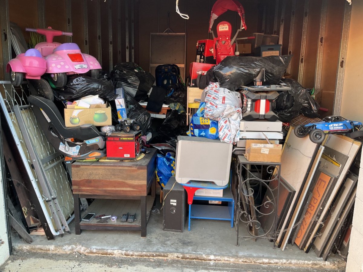 10 x 20 storage unit in Saugus, CA