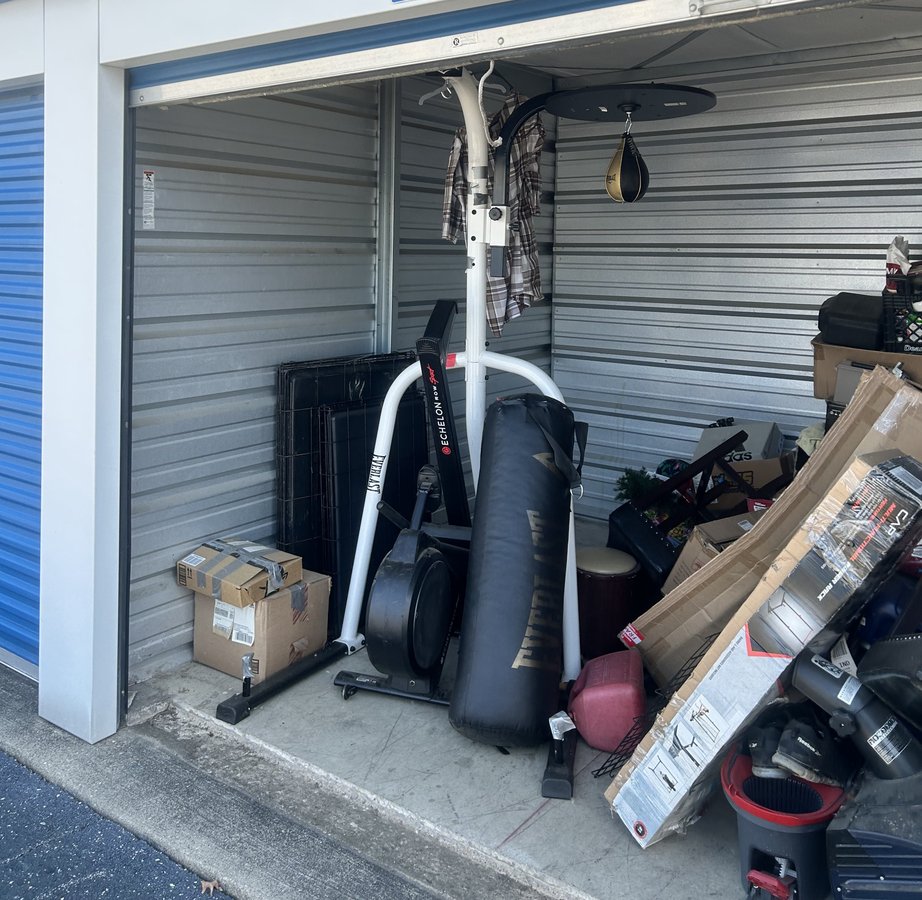 10 x 10 storage unit in Indianapolis, IN