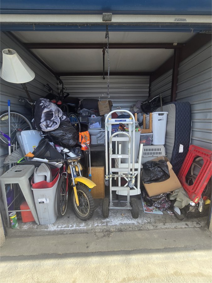 10 x 10 storage unit in Stockton, CA