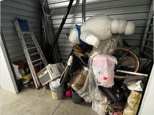 5 x 10 storage unit in Moreno Valley, CA