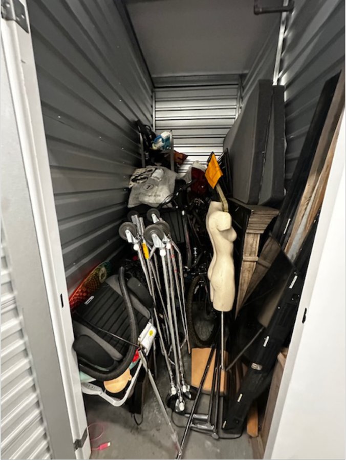 5 x 10 storage unit in Moreno Valley, CA