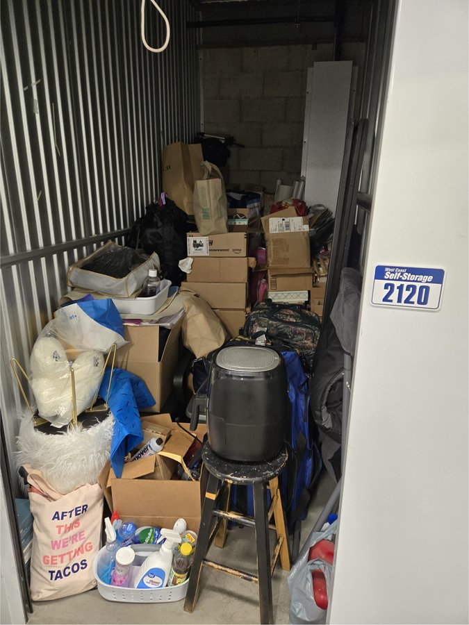 5 x 10 storage unit in Carlsbad, CA