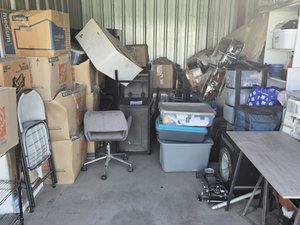 10 x 15 storage unit in Lancaster, CA