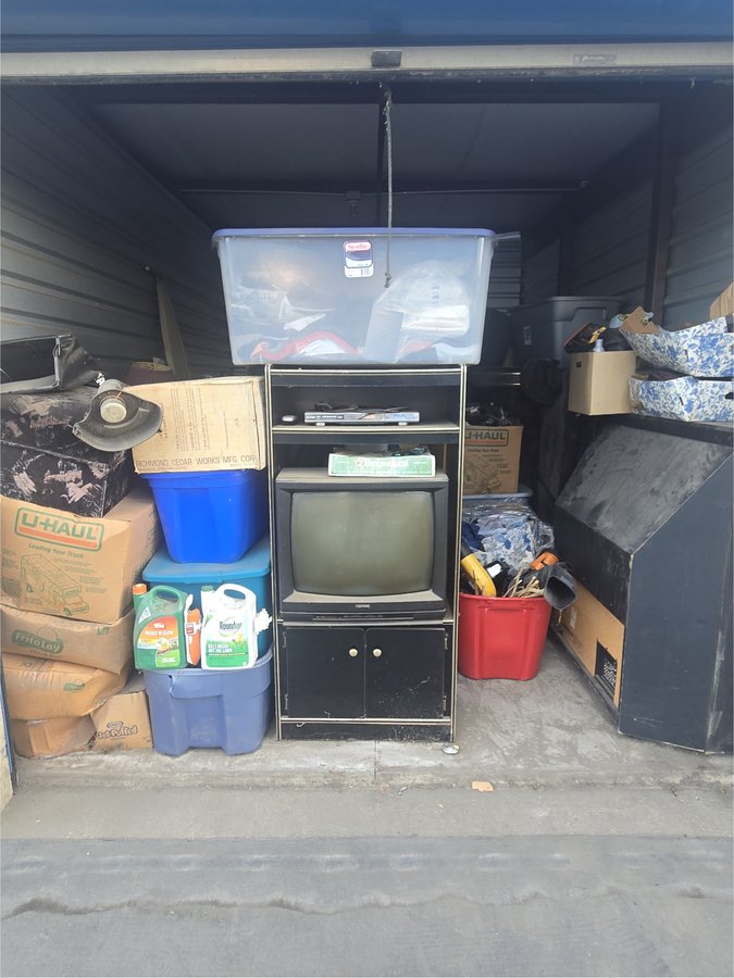10 x 15 storage unit in Stockton, CA