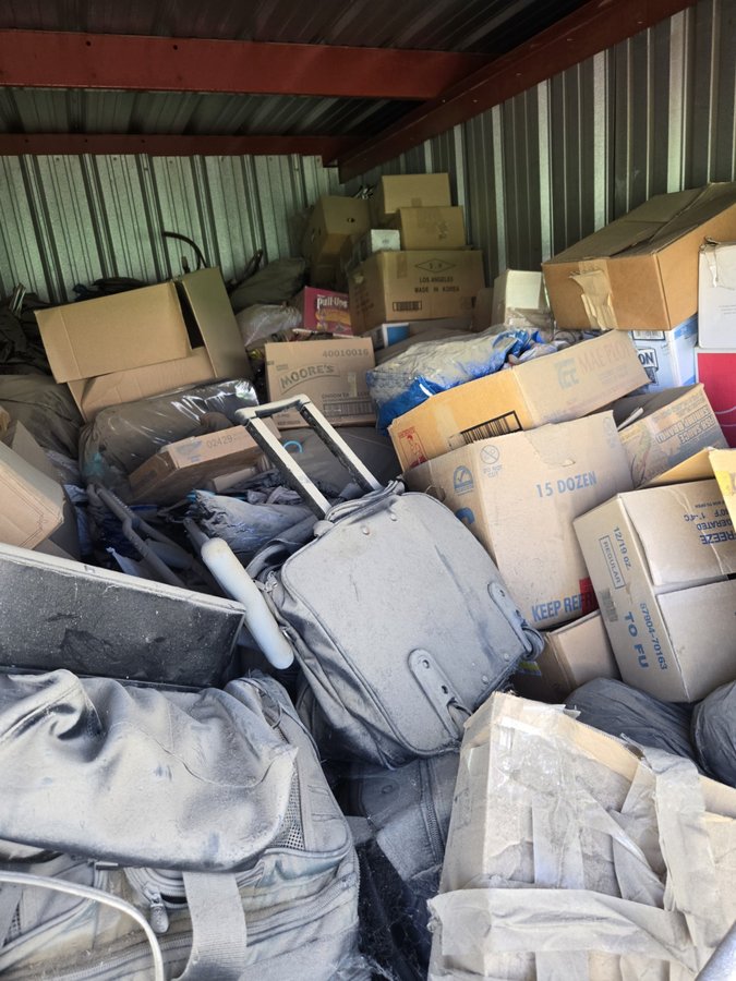 10 x 15 storage unit in Lancaster, CA