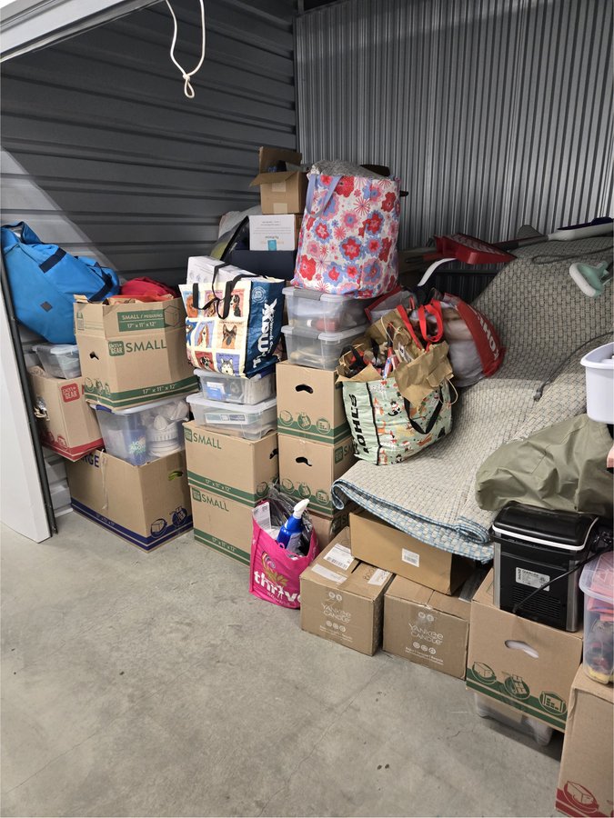 10 x 7 storage unit in Carlsbad, CA