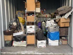 8 x 9 storage unit in Irvine, CA