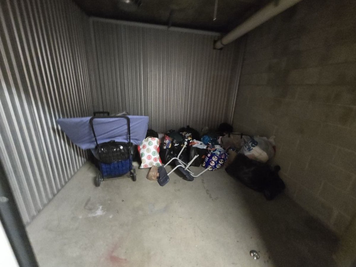 10 x 10 storage unit in Washington, DC