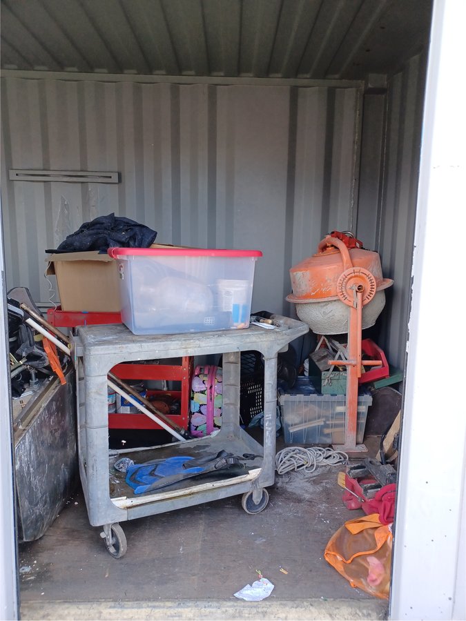 16 x 8 storage unit in West Sacramento, CA