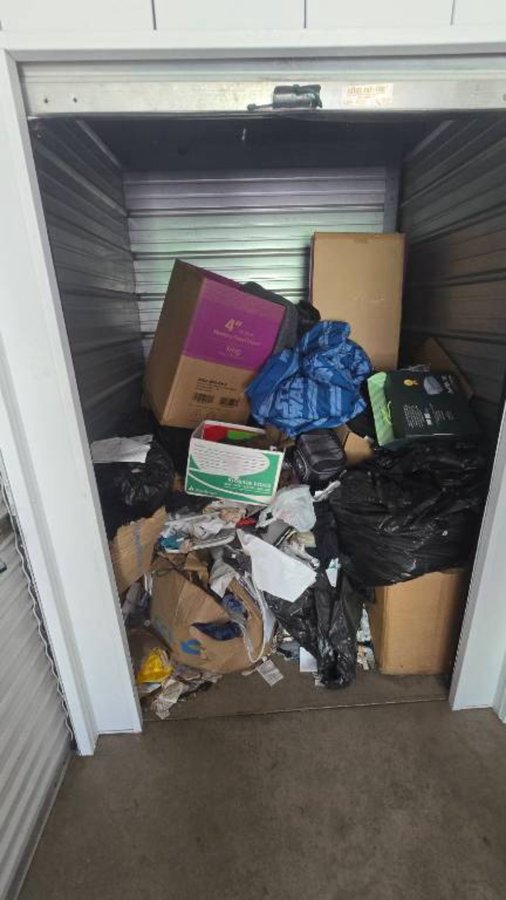 5 x 5 storage unit in Anaheim, CA