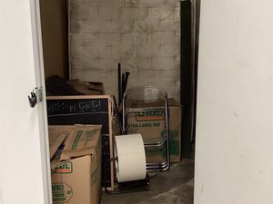 7 x 10 storage unit in Seattle, WA