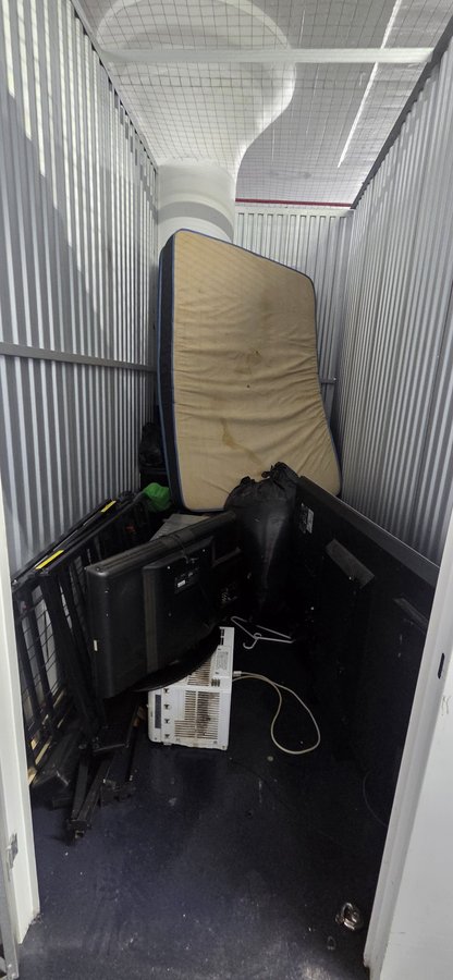 5 x 10 storage unit in Staten Island, NY