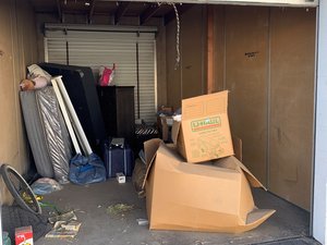 10 x 20 storage unit in Sun City, CA